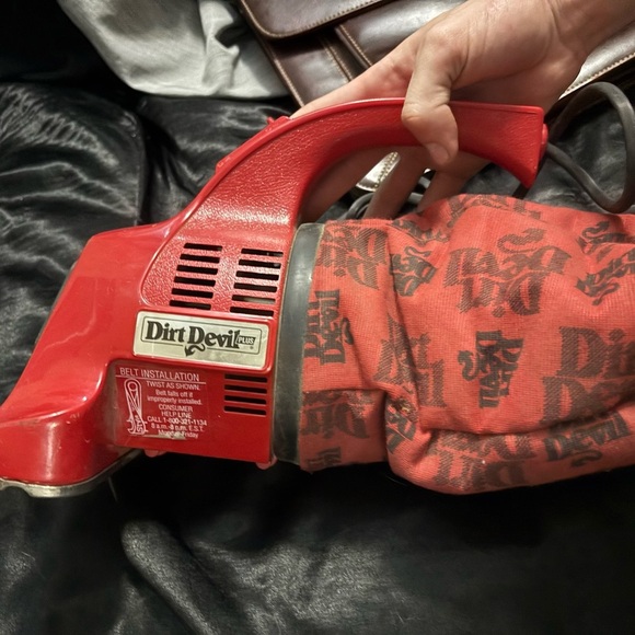 Royal Dirt Devil 103 Hand Held Vacuum Cleaner - Red Vintage Corded Tested Works - Picture 6 of 13